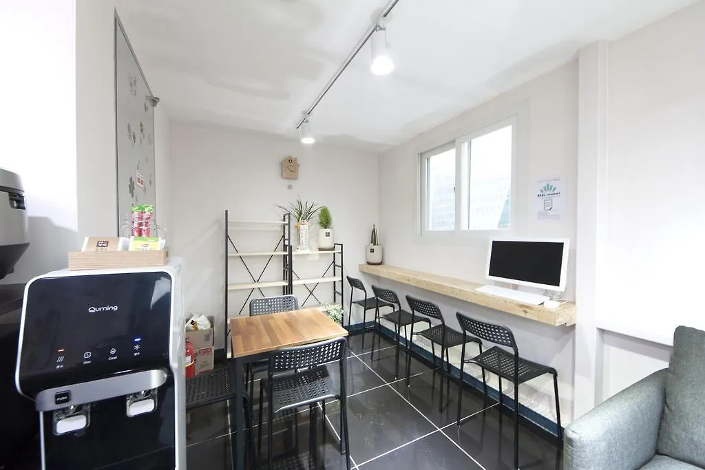 Sunny Guesthouse Seoul City 2*,  South Korea